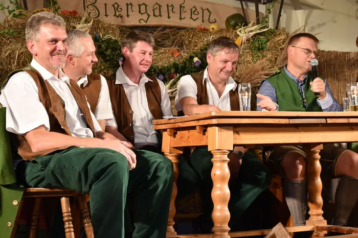 Unterhaltsamer Moderator war Kasper Fischbacher (r.)