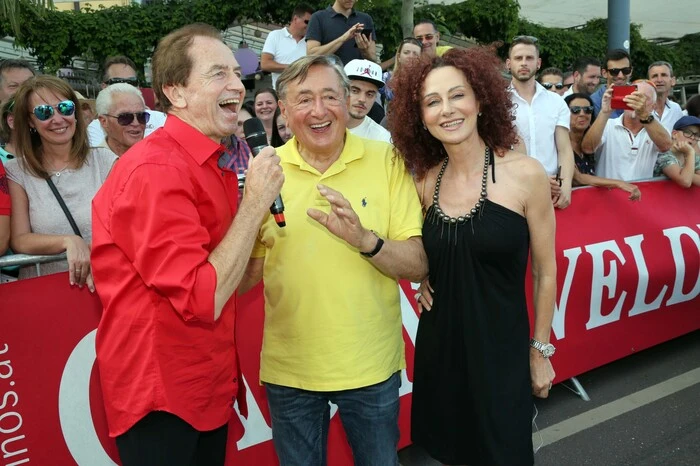 21. Internationales Sportwagenfestival, große Parade vor dem Casino Velden