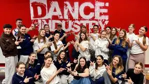 Die Tanzschulen befinden sich unter einem Dach