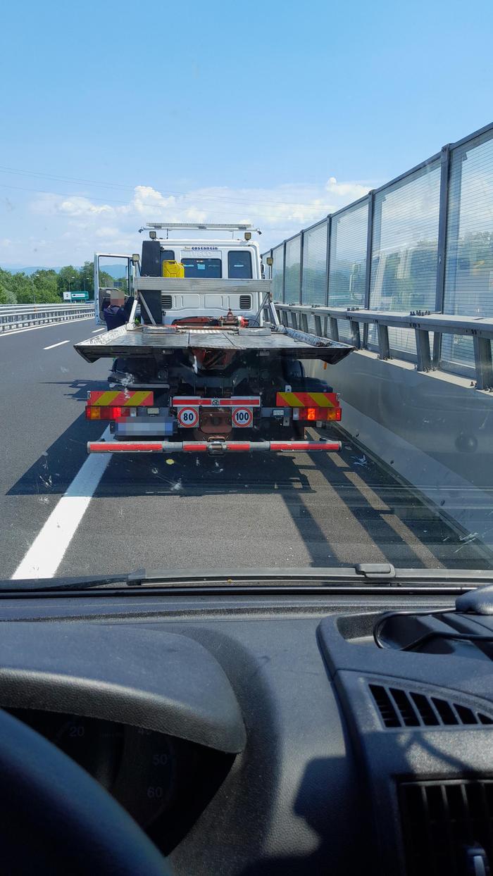 Der „Helfer“ wurde zwar von den Steirern nicht gerufen, brachte ihr Auto dann aber doch in eine besondere Werkstatt