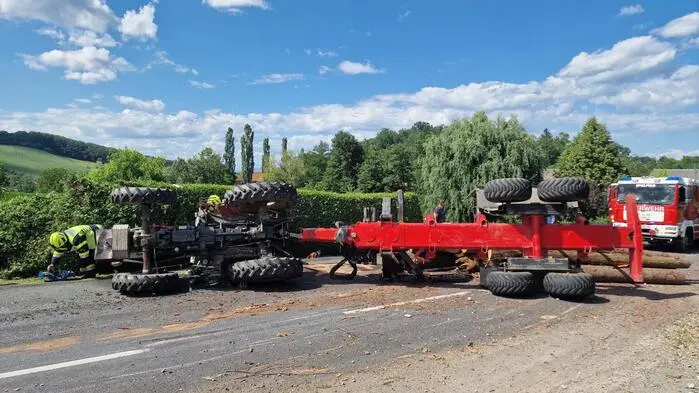 Das Gespann stürzte seitlich um