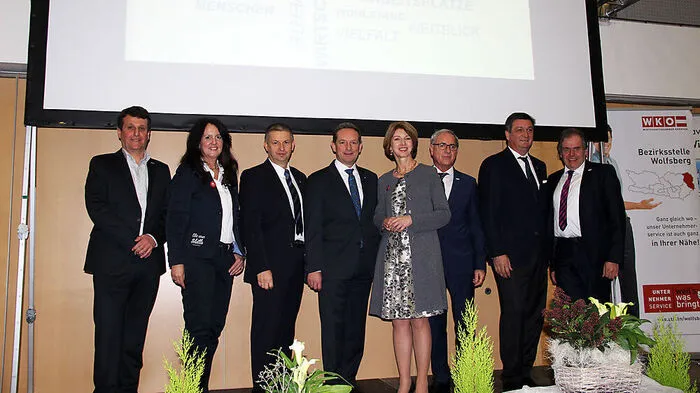 Bezirksstellenobmann Gerhard Oswald, Angelika Ledineg, Harald Trettenbrein, Christian Benger, Gaby Schaunig, Bürgermeister Hans-Peter Schlagholz, Jürgen Mandl und Edwin Storfer