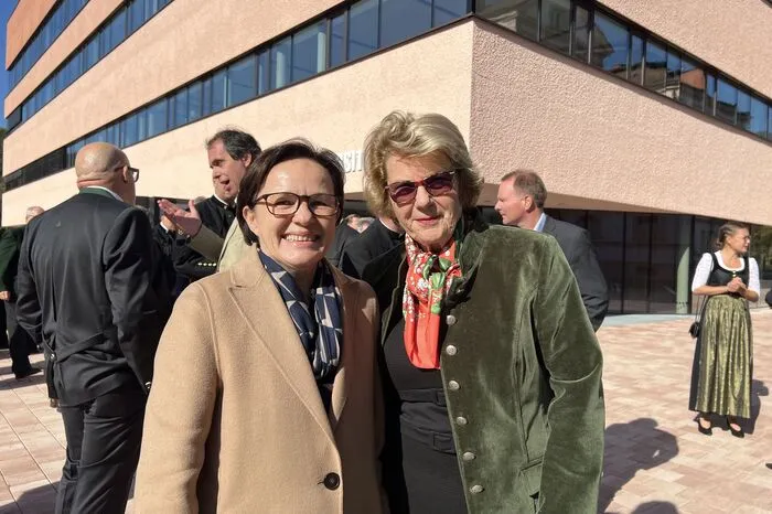 Vizerektorin Martha Mühlburger und Waltraud Klasnic, Vorsitzende des Universitätsrates der Montanuniversität Leoben und Landeshauptmann a. D.