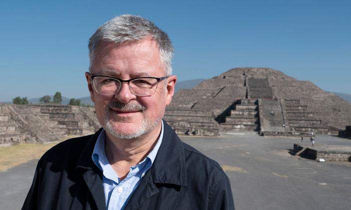 Christopher Clark vor der Mondpyramide in Teotihuacán, Mexiko.