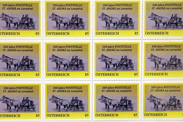 damit bereits seine siebente Briefmarke künstlerisch gestaltete. 