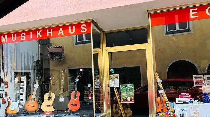 Das Musikhaus an der Hauptstraße mitten im Zentrum von Bad Aussee.