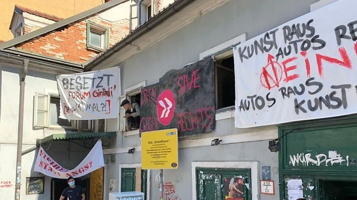 Girardihaus in der Grazer Leonhardstraße besetzt
