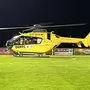 Der Hubschrauber landete auf dem Ilzer Fußballplatz