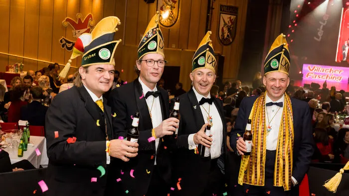 Prinz Fidelius Paul Schützlhoffer zog Thailand der gelungenen Premiere des Villacher Faschings vor. Auch die Politik fehlte geschlossen. Die Besucher hatten viel Spaß.