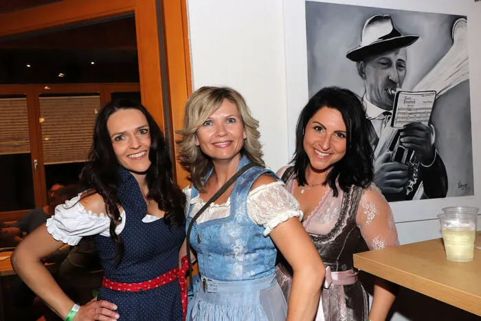 Bitte klicken Sie sich durch die Bilder!