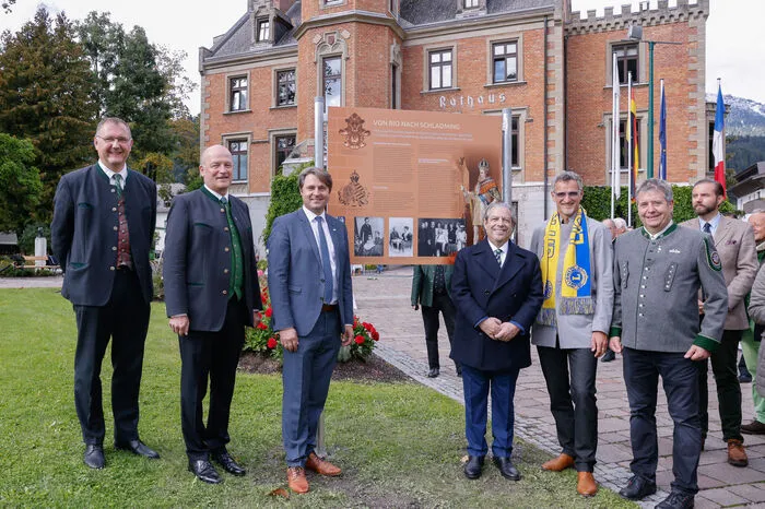 Der örtliche Lions Club unterstützte die Realisierung der neuen Gedenk- und Informationstafel