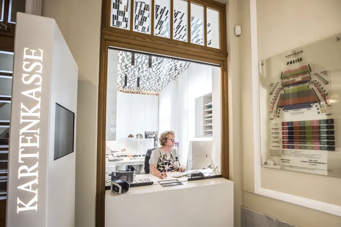 Zeitgemäß interpretierter Jugendstil: Blick in das von Architekt Günther Domenig gestaltete Kartenbüro