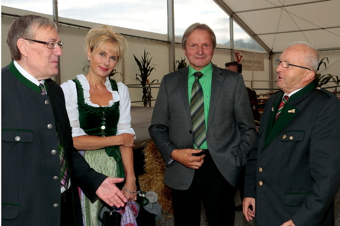 Im Zuge des Festaktes wurde Poschner mit dem Verdienstzeichen in Gold des Landesfeuerwehrverbandes ausgezeichnet.
