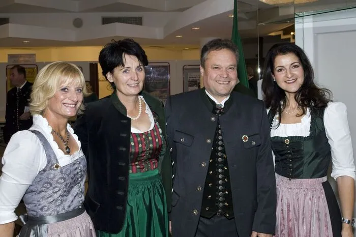 Wie immer wurde für den guten Zweck zum Ball geladen.