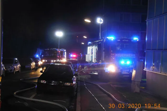 Die Feuerwehren Leoben-Stadt, Leoben-Göss und die Betriebsfeuerwehr der Voestalpine-Donawitz, das Rote Kreuz und die Polizei waren im Einsatz.