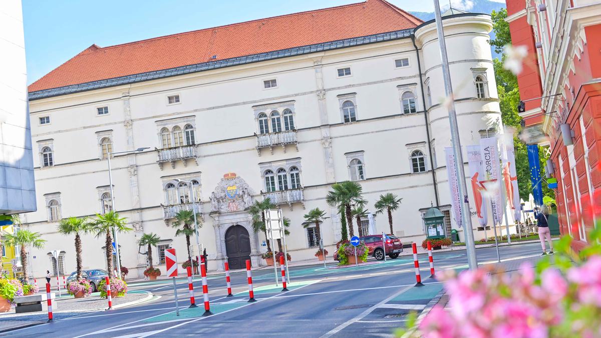 In historischem Ambiente können sich Schüler über Berufe und Ausbildungen informieren