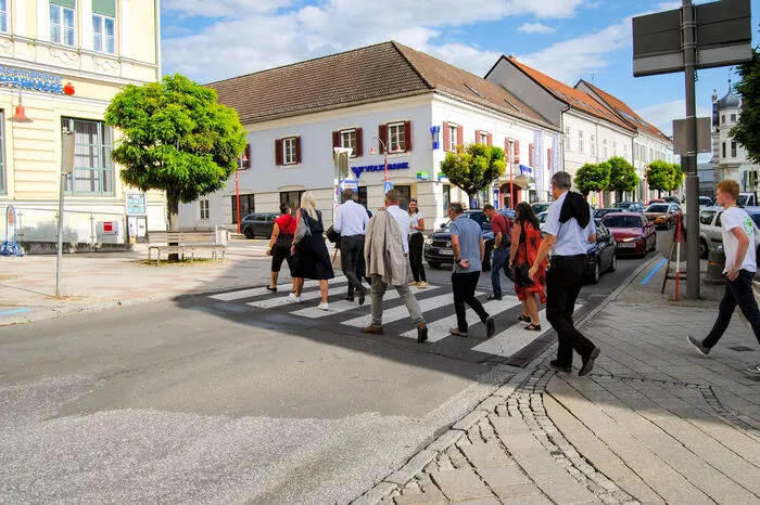 Abschließend konnten die Besucher bei einer Erstbegehung des neuen Themenweges "Straße der EnergiewAEnde", die insgesamt acht Stationen umfasst, teilnehmen.