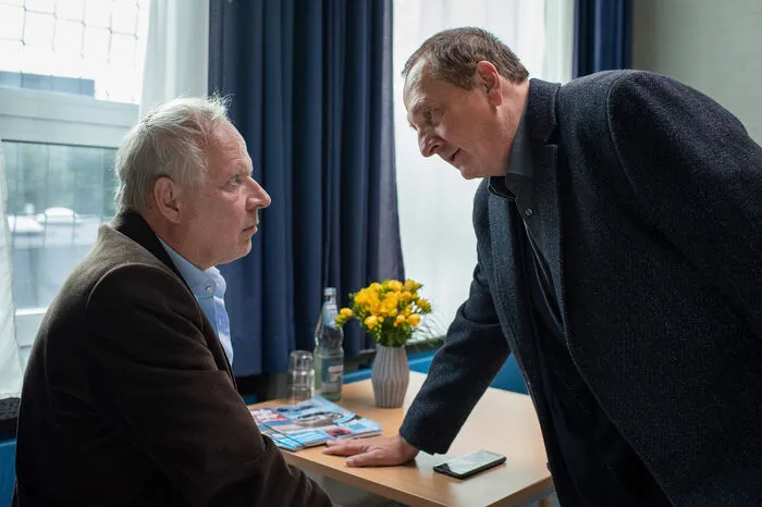 Axel Milberg (Klaus Borowski), Thomas Kügel (Kriminalrat Schladitz)