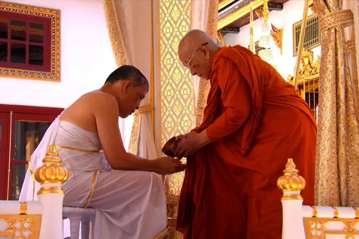  Der 66 Jahre alte Monarch amtiert bereits seit dem Tod seines Vaters Bhumibol Adulyadej vor zweieinhalb Jahren.