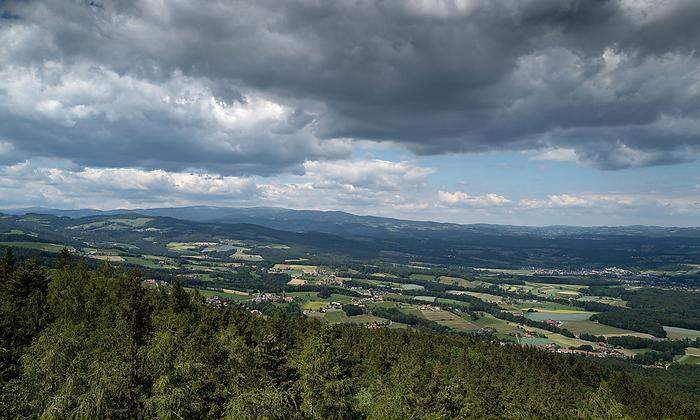 Panoramablick über das oststeirische Hügelland