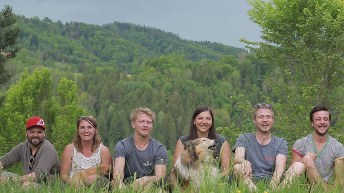 Joel Hartinger (2. von rechts) und seine Freunde Killian Linck Ryan, Stefanie Bartl, Fabian Schramm, Laura Sahin und Severin Steinhöfel 