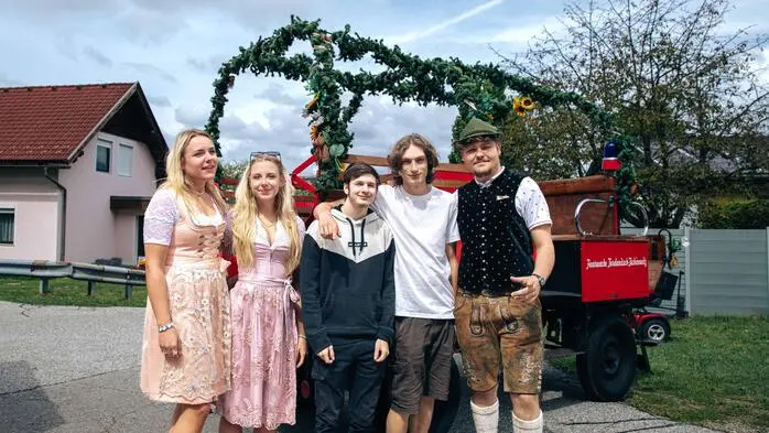 Rund 300 Gäste feierten bis Mitternacht beim Rüsthaus