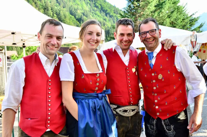 Blasmusiker feierten in Pontebba: Manfred Gaschnig, Theresa Astner, Kpm Markus Kolbitsch und Lorenz Astner von den TK Berg und Tröpolach  
