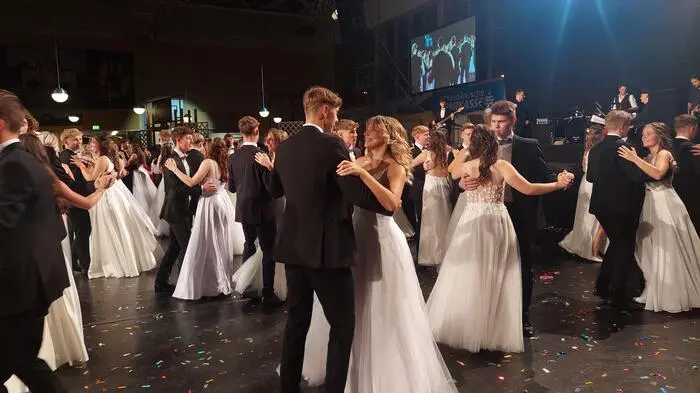 Unter dem Motto „Borgdisney - eine magische Zeit geht zu Ende“ feierten die 8c, 8es und 8fs des Gymnasiums Hartberg ihren Maturaball in der Stadtwerke-Hartberg-Halle.