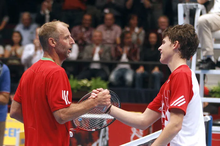 Sein letztes offizielles Match auf der ATP-Tour bestritt Muster 2011 in Wien, als er im Generationenduell gegen Thiem verlor.