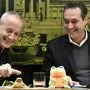 Anspielung auf das überraschende neue Miteinander: Jeder brachte seinen eigenen "Frosch" mit. Strache hatte ja nach der Einigung erklärt: "Manchmal muss man auch einen grünen, hässlichen Frosch küssen."