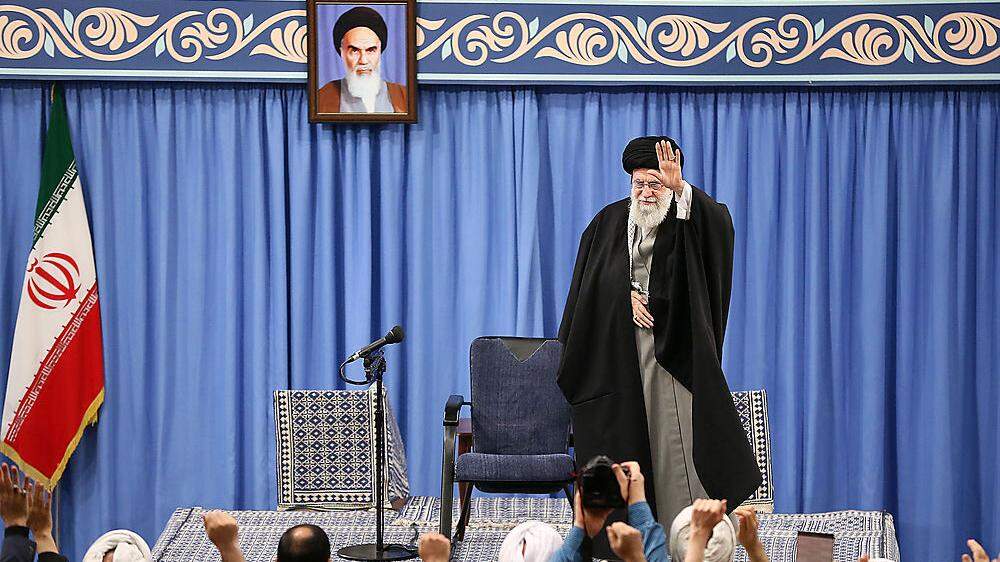 Irans Staatsoberhaupt Ayatollah Ali Khamenei bezeichnet die USA als Feind 