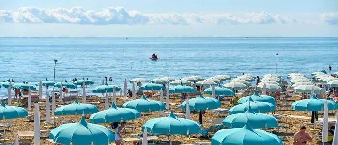 In Lignano kann am Wochenende die Strandsaison eröffnet werden (Archivfoto)