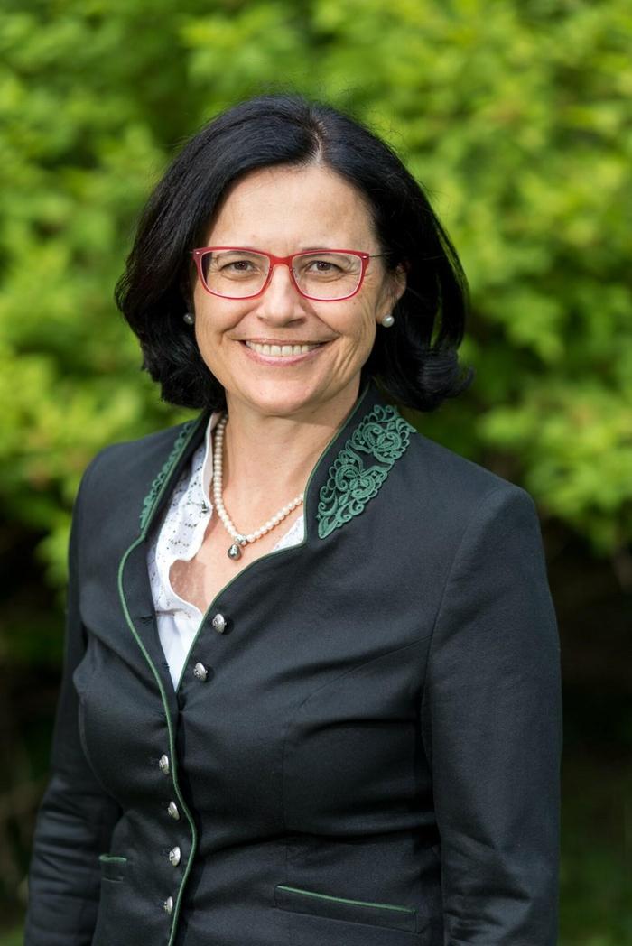 Sandra Holasek, Ernährungsexpertin