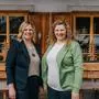 Die Schwestern Kathrin (links) und Christina Oberlohr führen seit Jahresbeginn das Lucknerhaus am Fuß des Großglockners