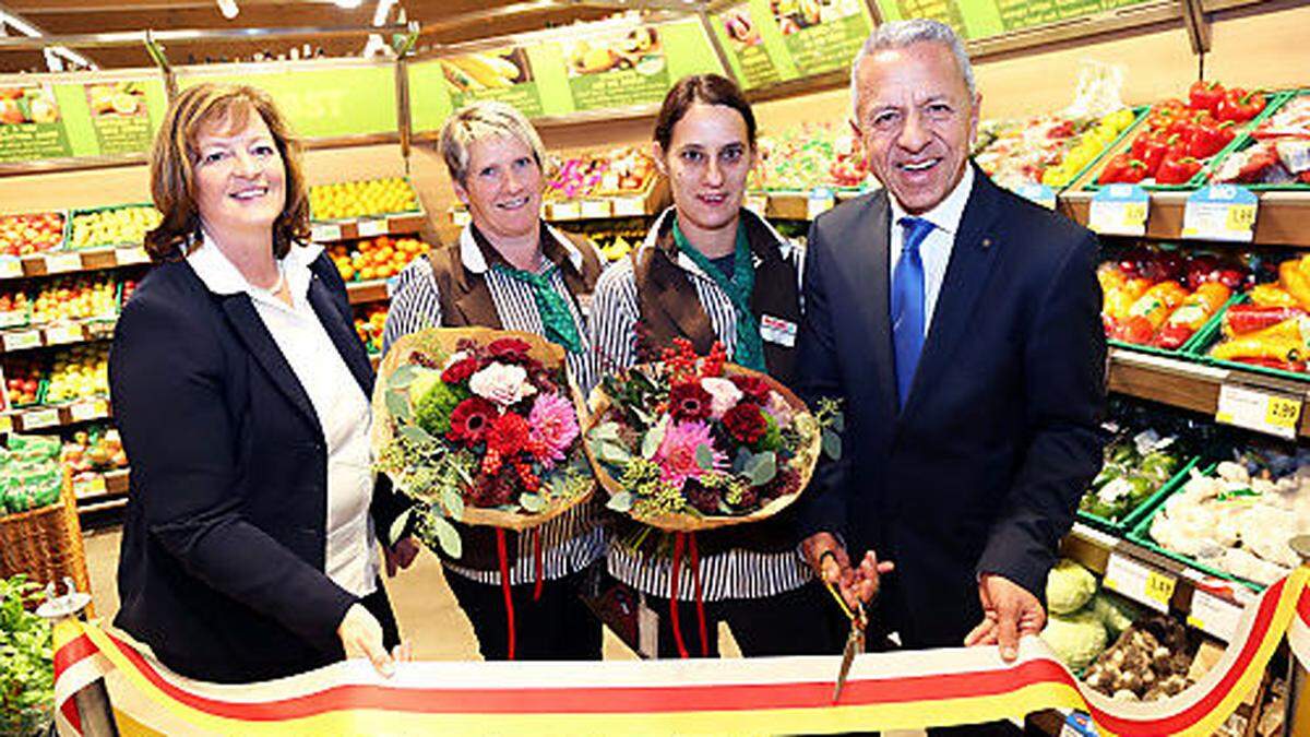 Bei der Eröffnung (von links): Spar-Gebietsleiterin Kärnten Elisabeth Wastian, stellvertretende Marktleiterin Elisabeth Gruber, Marktleitern Claudia Pfeifer und Oskar Vilgut (Filialorganisation Kärnten Osttirol)