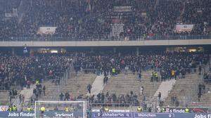 Ausschreitungen am Rande des Spiels zwischen Frankfurt und Stuttgart hatten über 200 Verletzte zur Folge