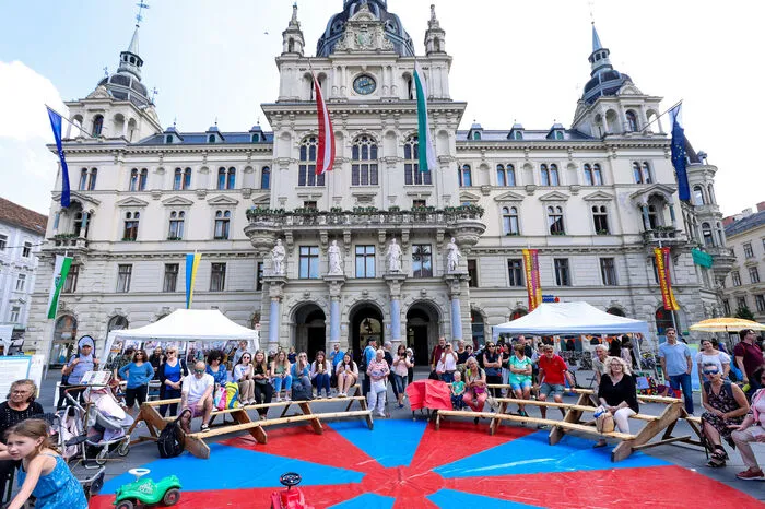 Dafür wurde der Hauptplatz zur „Manege“ ...