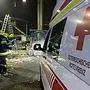 Feuerwehrleute befreiten den schwer verletzten Mann aus der Schreddermaschine
