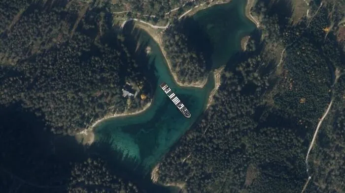 Im grünen See treibt das Schiff sein Unwesen