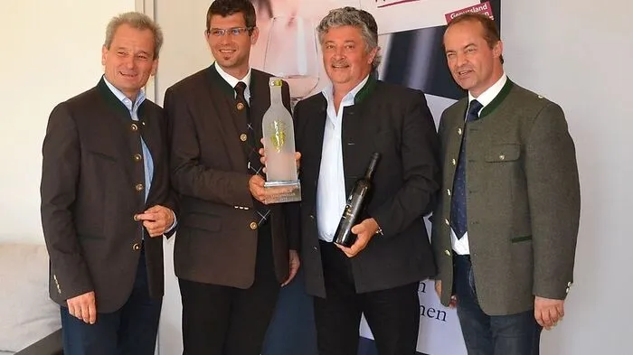 Horst Wild, erster Präsident des  Weinbauverbandes Kärnten, Landesrat Martin Gruber, Hubert Vittori, Winzermeister Weingut Taggenbrunn, Johann Mößler, Präsident der Landwirtschaftskammer Kärnten (von links)