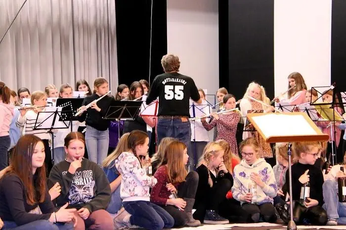 Der Querflöten-Spieler lockte 135 Schülerinnen und Schüler und 19 Lehrer aus der gesamten Steiermark nach Voitsberg. 