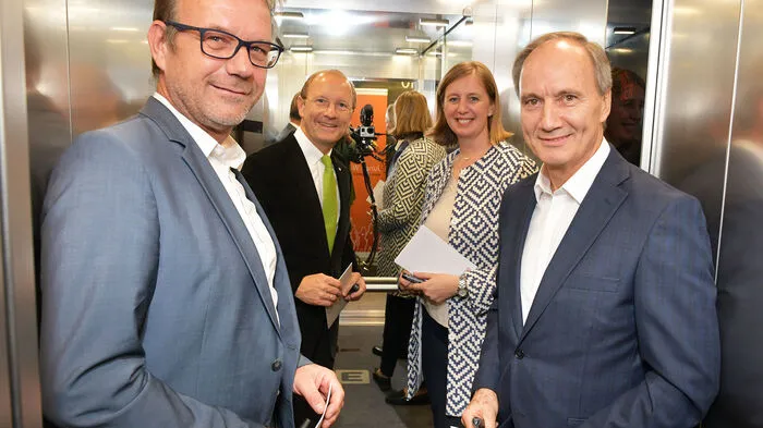Eine Liftfahrt lang Zeit, um Investoren von einer Geschäftsidee zu überzeugen: Vor dieser Challenge standen die 19 Finalisten des diesjährigen Elevator Pitch, initiiert von der Jungen Wirtschaft der Wirtschaftskammer Steiermark.
