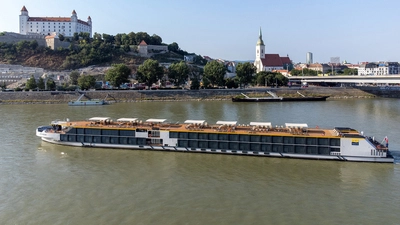 Fluss und Berg: Erleben Sie den Herbst in seiner schönsten Form!