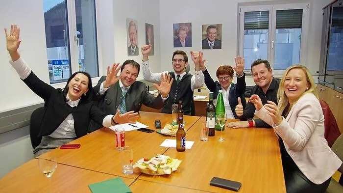 Freude bei der ÖVP nach der ersten Hochrechnung