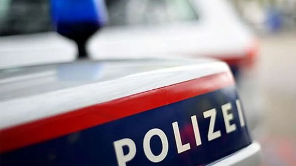 Der Motorradlenker wurde bei dem Sturz unbestimmten Grades verletzt 