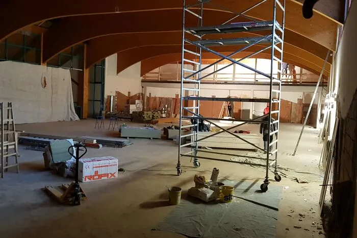 Die Mehrzweckhalle wird im März eröffnet - wahrscheinich mit einer internen Feier (zB Verleihung von Ehrenbürgerschaften)