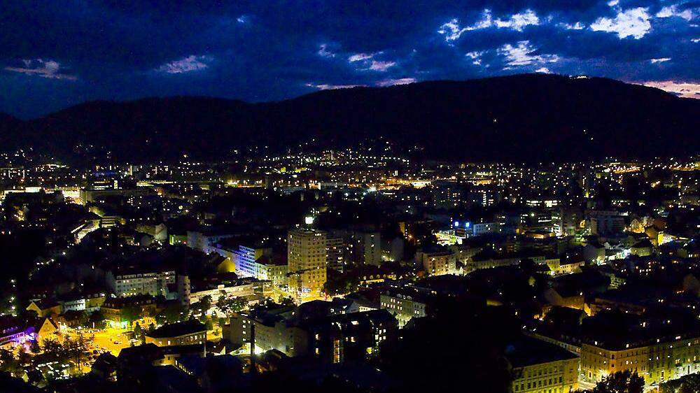 Graz bei Nacht - wenn das Wetter hält, ist auch was los