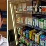 Stefan Michelitsch hat vor seiner Grünanger-Apotheke einen Automaten installiert