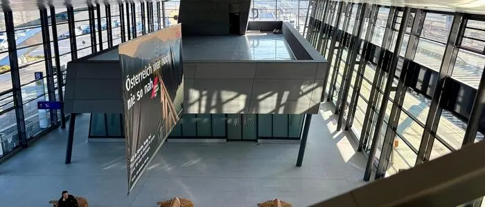 Das Geschäftslokal im Erdgeschoß des Bahnhofs Weststeiermark steht noch leer