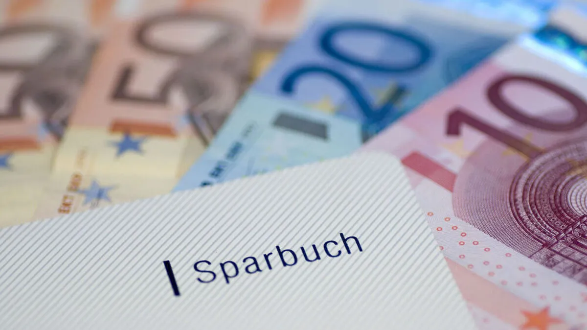 Sparbücher sind für Banken wie Konsumenten kaum mehr attraktiv